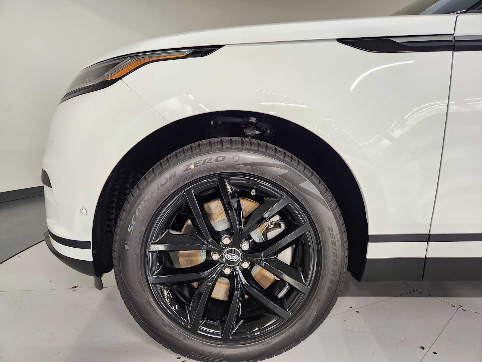 New 2026 Fuji White Land Rover S image 11