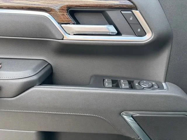 New 2026 Onyx Black GMC Elevation image 12
