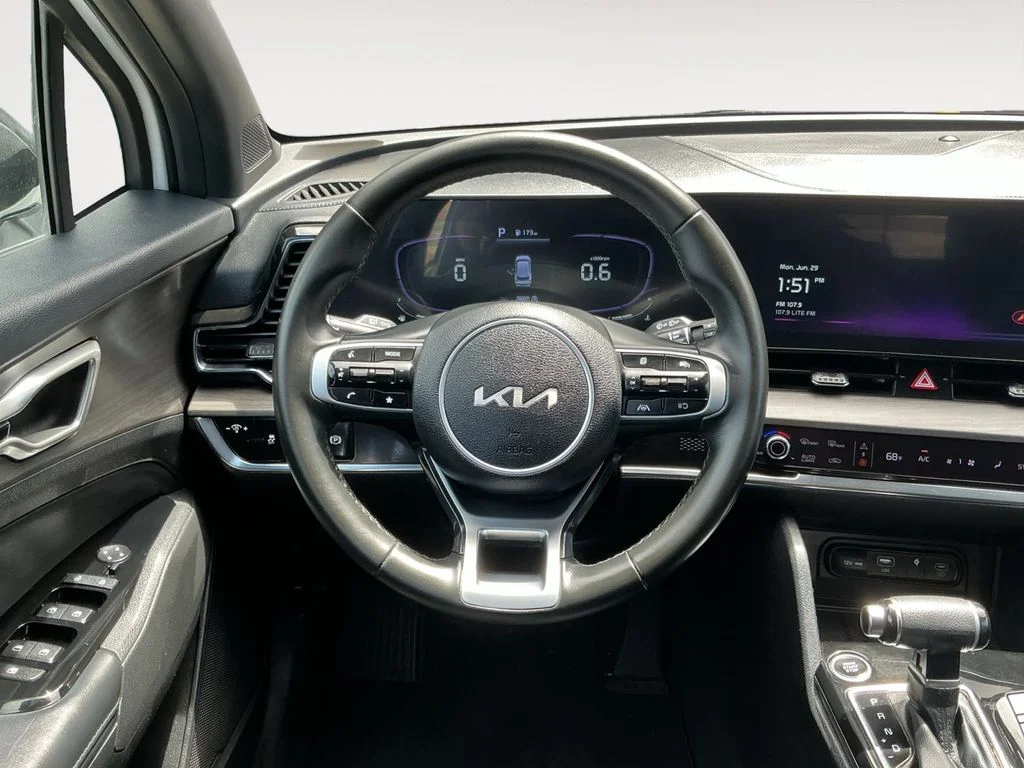 Used 2023 White Kia X-Line image 11