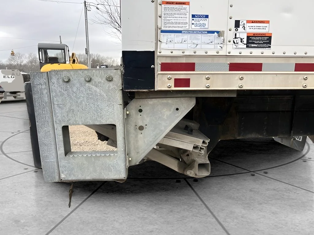 Used 2023 White Isuzu  image 48