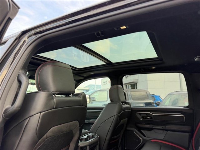 New 2026 Diamond Black Crystal Pearl-Coat Exterior Paint RAM RHO image 9