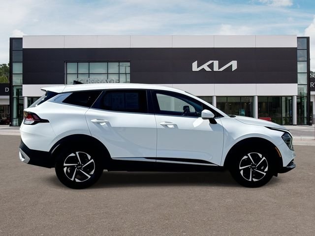 Used 2025 White Kia LX image 9