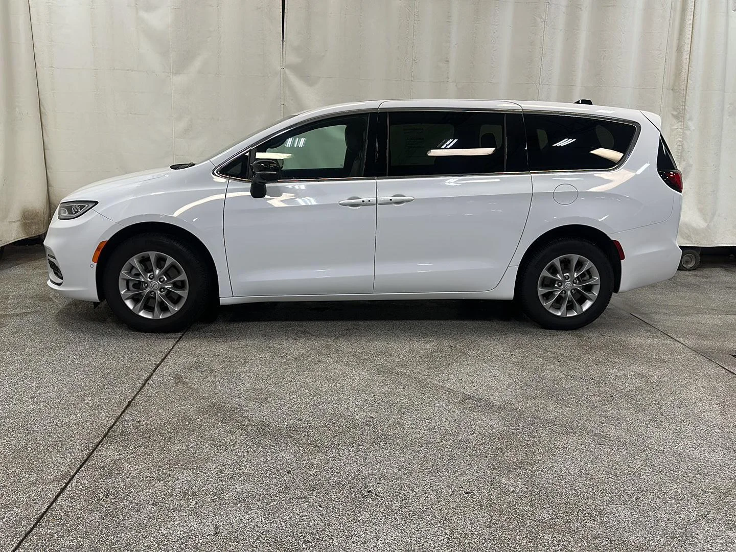 Used 2026 Chrysler Pacifica Select with VIN 2C4RC3BG8TR159353 for sale in Waconia, Minnesota