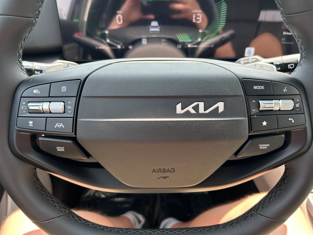 New 2027 Fusion Black Kia EX image 24