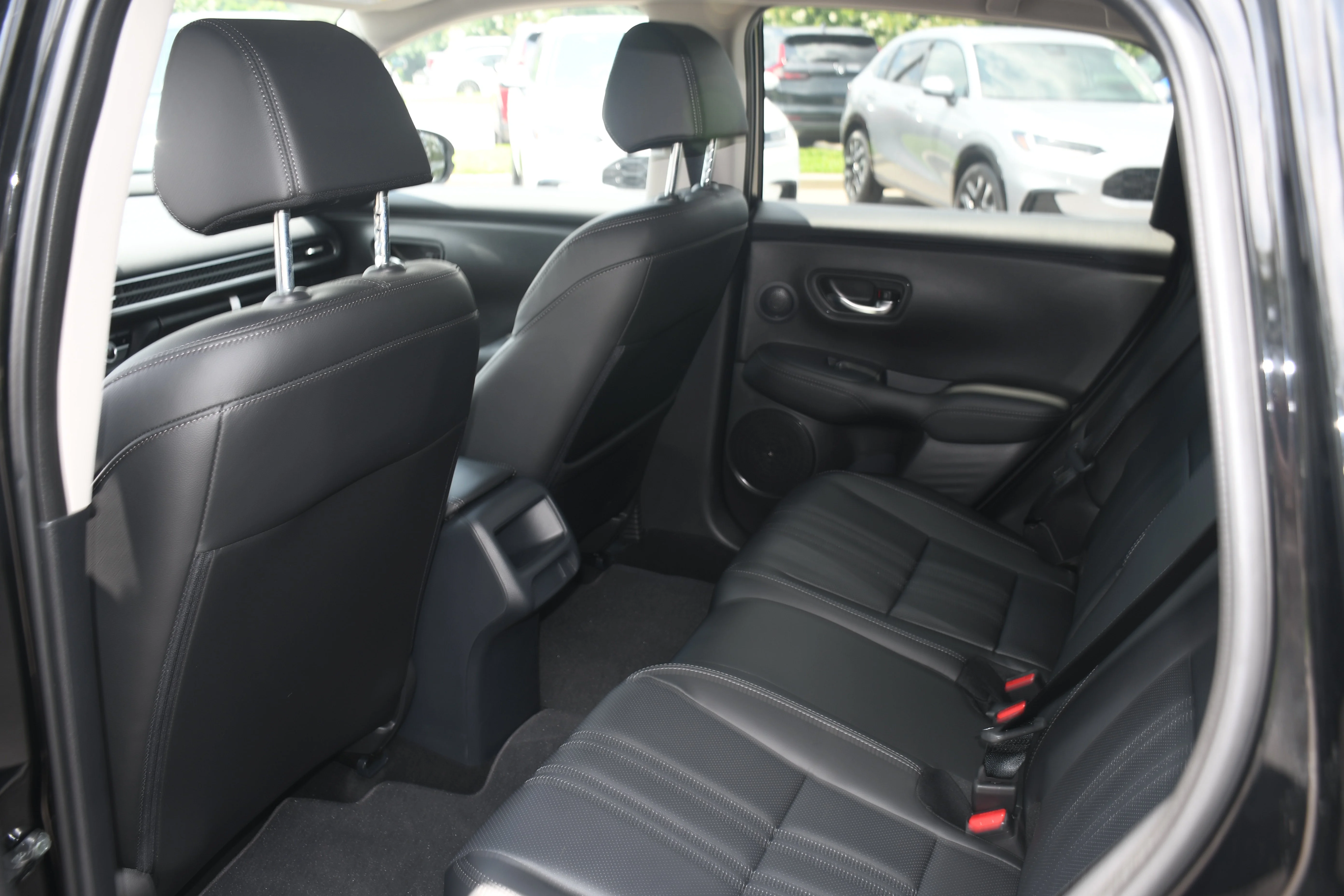 2027 Honda HR-V EX-L - Photo 8