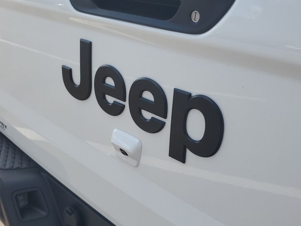 New 2026 Bright White Clear-Coat Exterior Paint Jeep 85th Anniversary Edition image 6