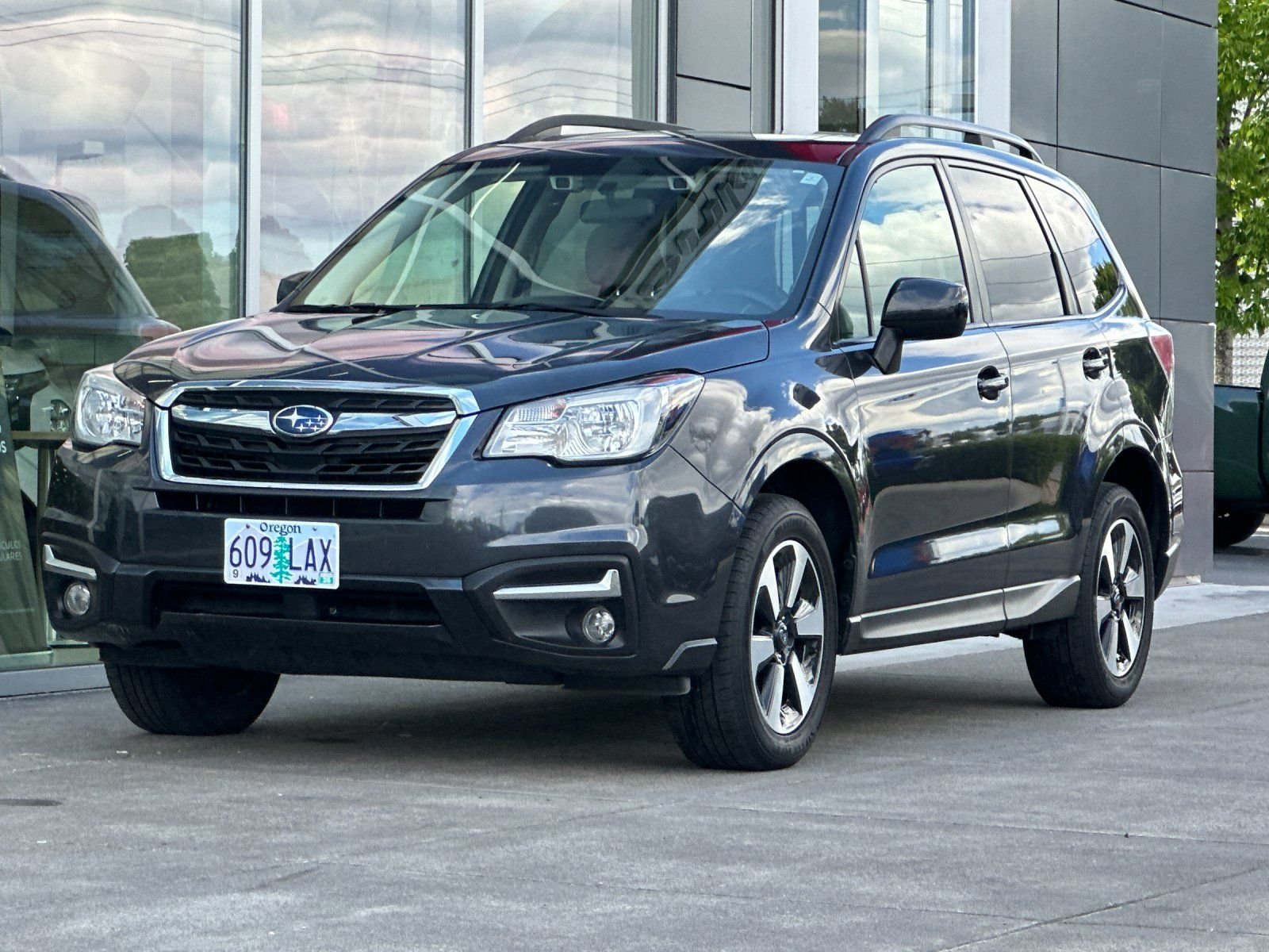 Used 2018 Dark Gray Metallic Subaru 2.5i Premium image 7