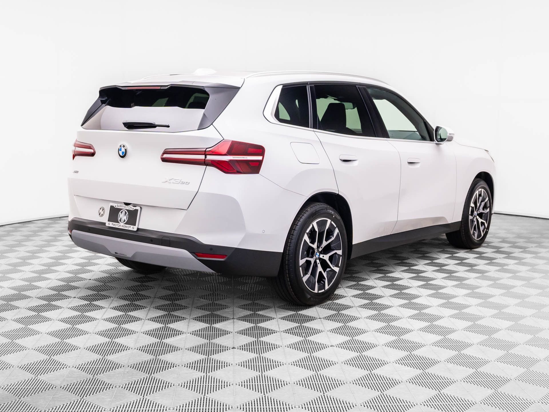 New 2026 Mineral White Metallic BMW 30 xDrive image 5