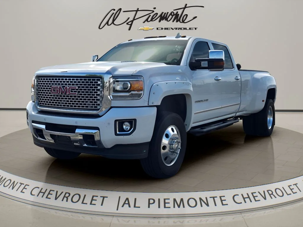 Used 2015 White GMC Denali image 3