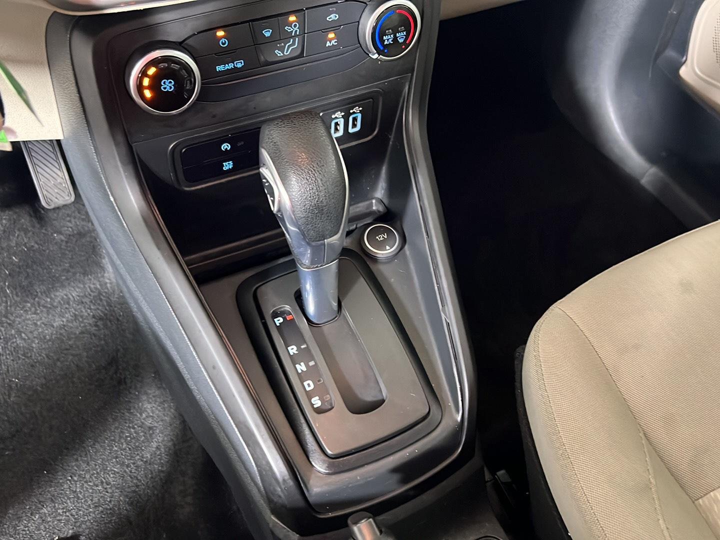 Used 2022 Luxe Yellow Ford S image 23