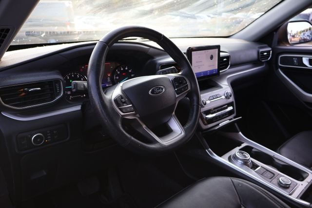 Used 2023 Gray Metallic Ford XLT image 10