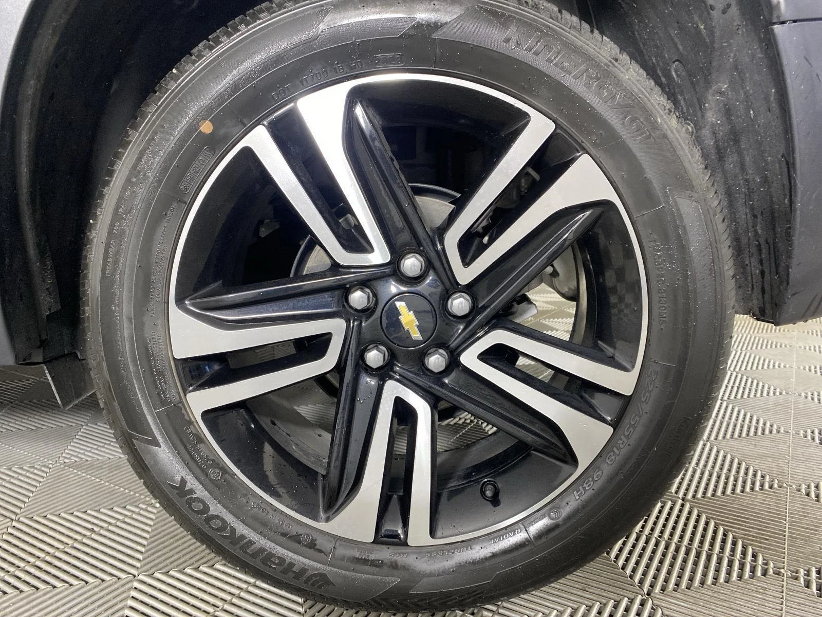 Used 2023 Sterling Gray Metallic Chevrolet LT image 9