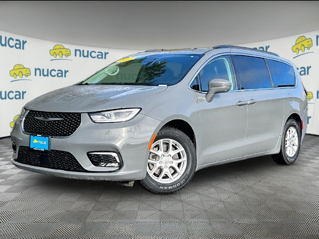 Used 2022 Ceramic Gray Clearcoat Chrysler Touring L image 3