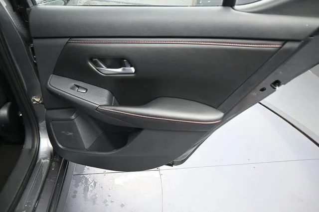 Used 2025 Gray Nissan SR image 15