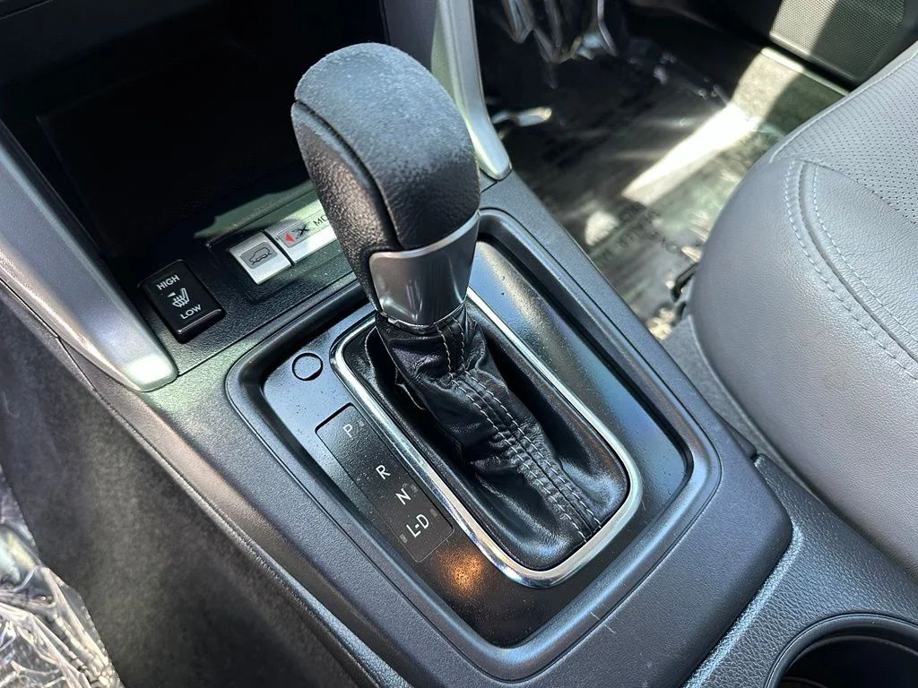 Used 2015 Silver Subaru 2.5i Touring image 9