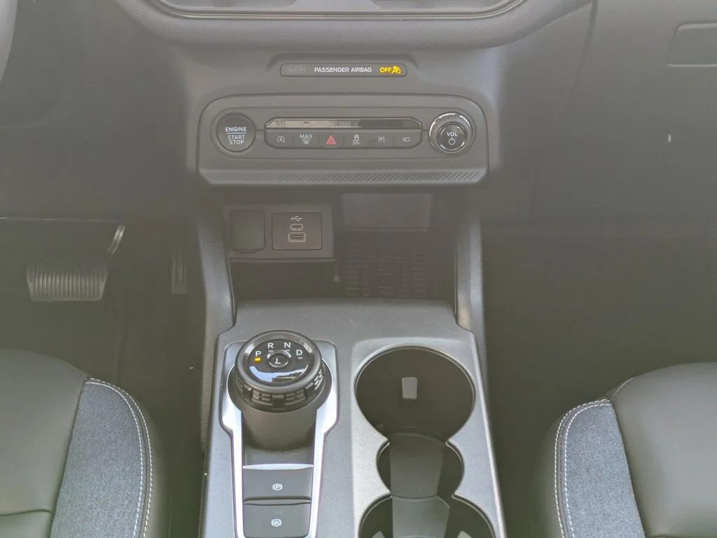 New 2025 Azure Gray Metallic Tri-Coat Ford Outer Banks image 22