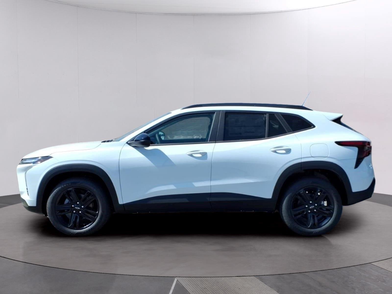New 2026 Summit White Chevrolet ACTIV image 2