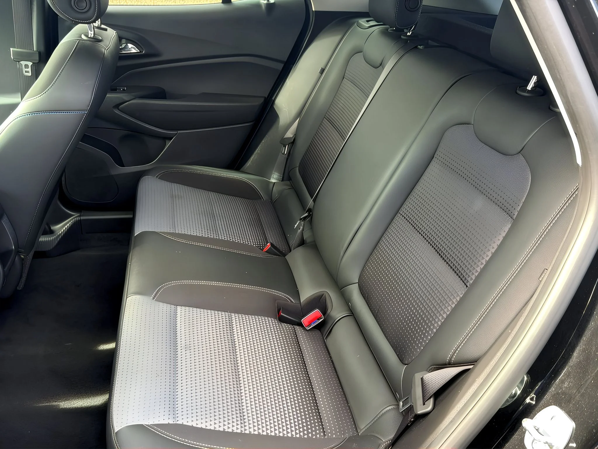 2025 Chevrolet Trax LT - Photo 31
