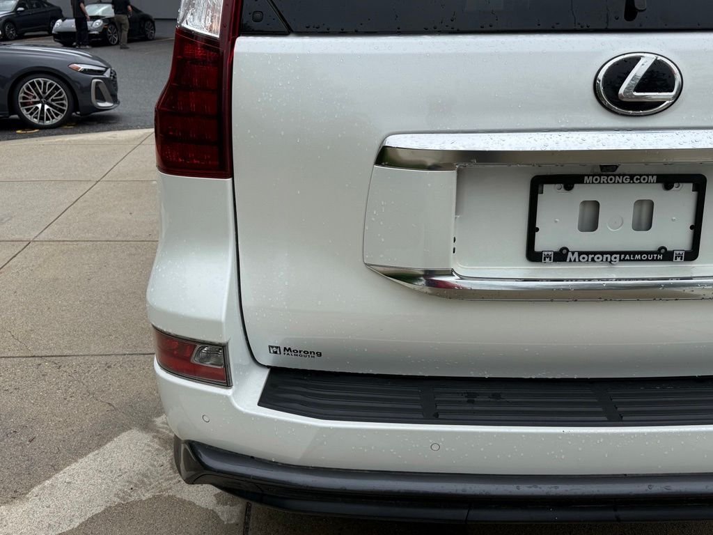 Used 2022 White Lexus 460 image 15