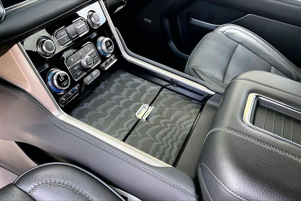 Used 2023 Silver GMC Denali image 17