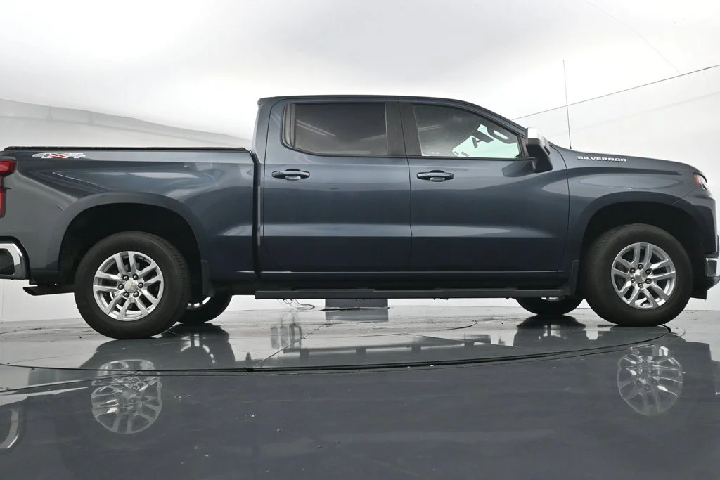 Used 2020 Gray Chevrolet LT image 23
