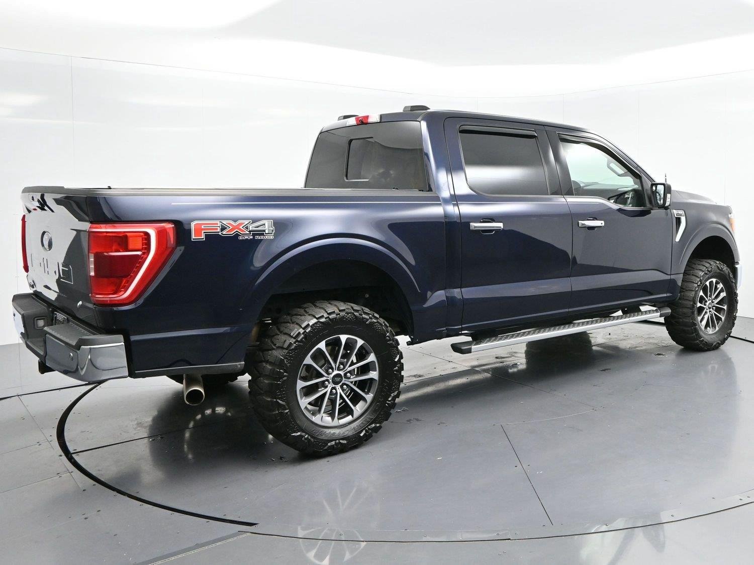 Used 2022 Antimatter Blue Ford XLT image 7