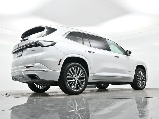 Used 2025 White Frost Tricoat Buick Avenir image 32