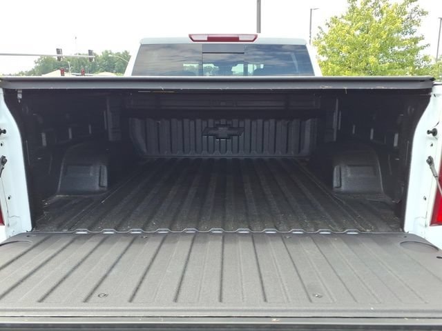 New 2026 Summit White Chevrolet RST image 20