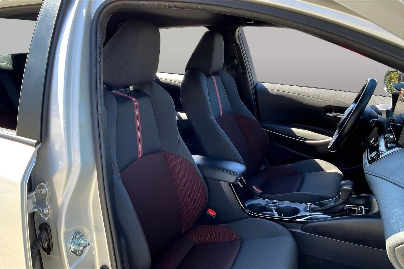 Used 2025 Classic Silver Metallic Toyota SE image 9