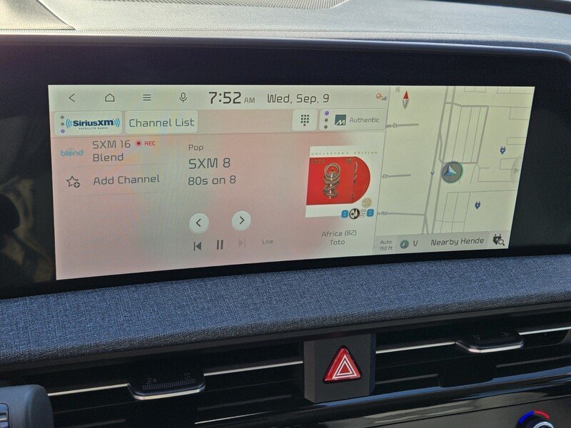 Used 2023 CHARCOAL KIA WIND RWD image 19