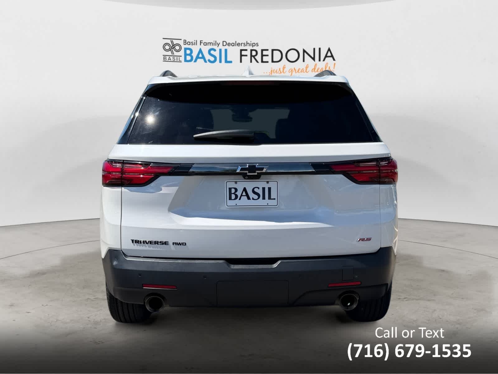 Used 2022 Iridescent Pearl Tricoat Chevrolet RS image 8