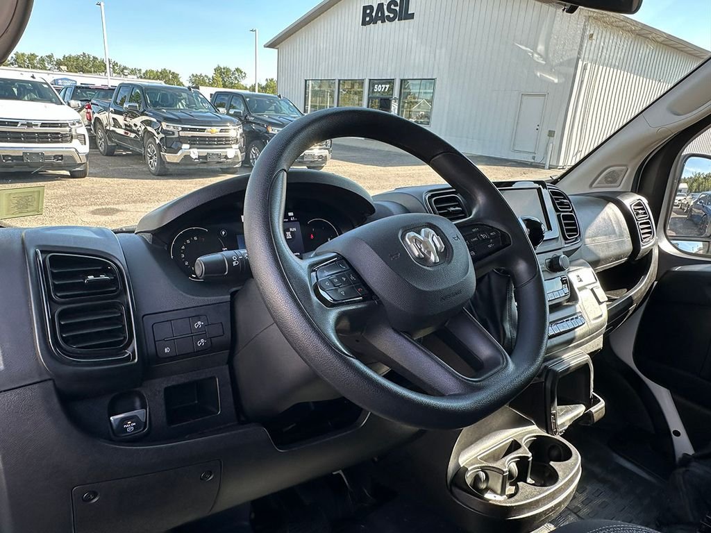 Used 2025 White Ram Base image 21