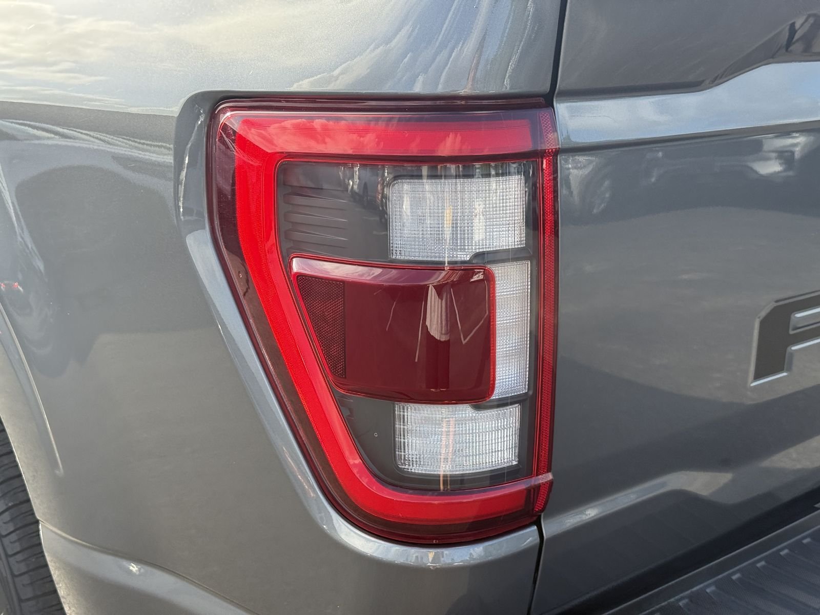 Used 2023 Gray Metallic Ford Lariat image 10