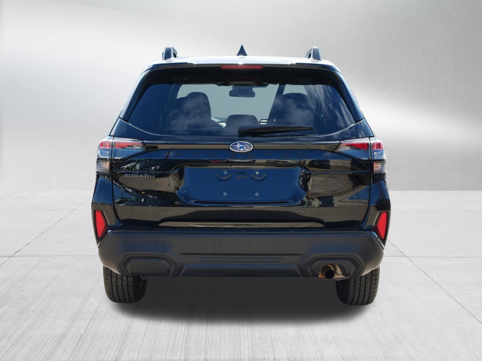 Used 2025 Crystal Black Silica Subaru Premium image 6