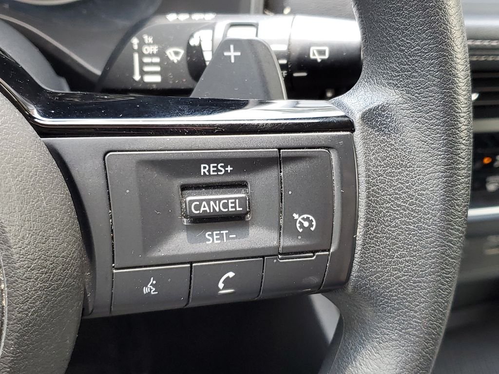 Used 2021 Glacier White Nissan S image 12