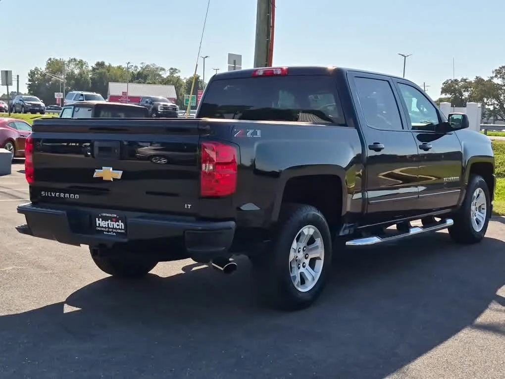 Used 2018 Black Chevrolet LT image 3