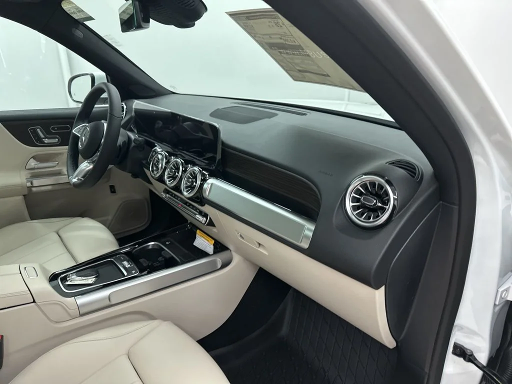 Used 2026 White Mercedes-Benz GLB 250 image 26