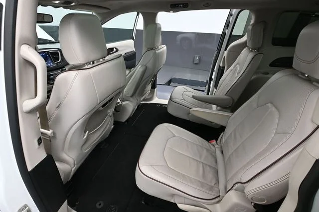 2020 Chrysler Pacifica Limited - Photo 37