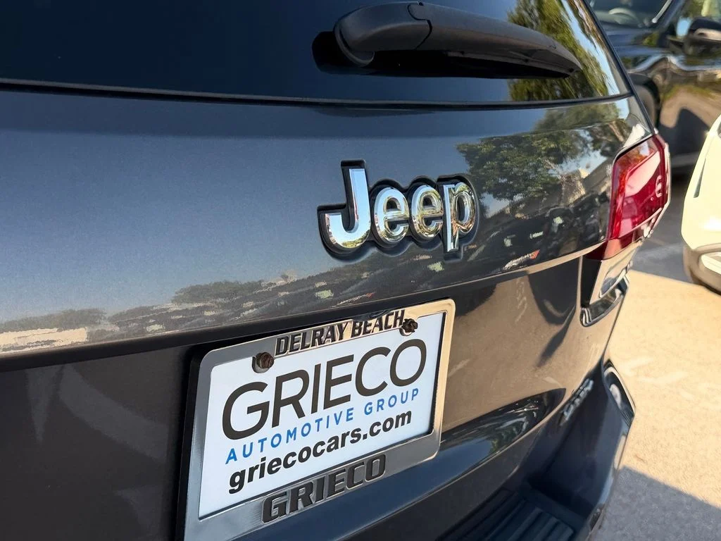Used 2018 Gray Jeep Laredo E image 14