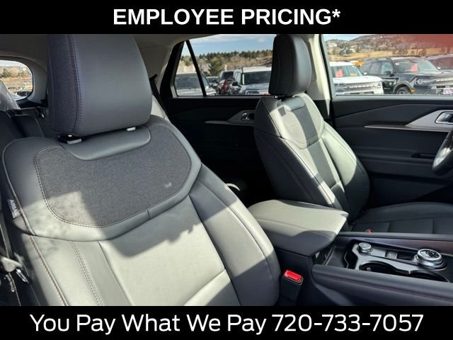 New 2026 Star White Metallic Tri-Coat Ford Active image 24