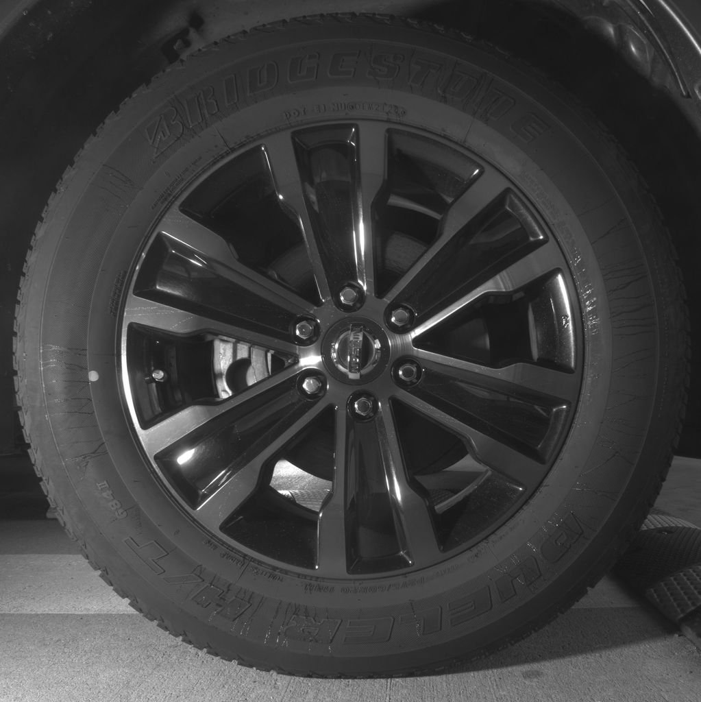 Used 2018 White Nissan Platinum image 14