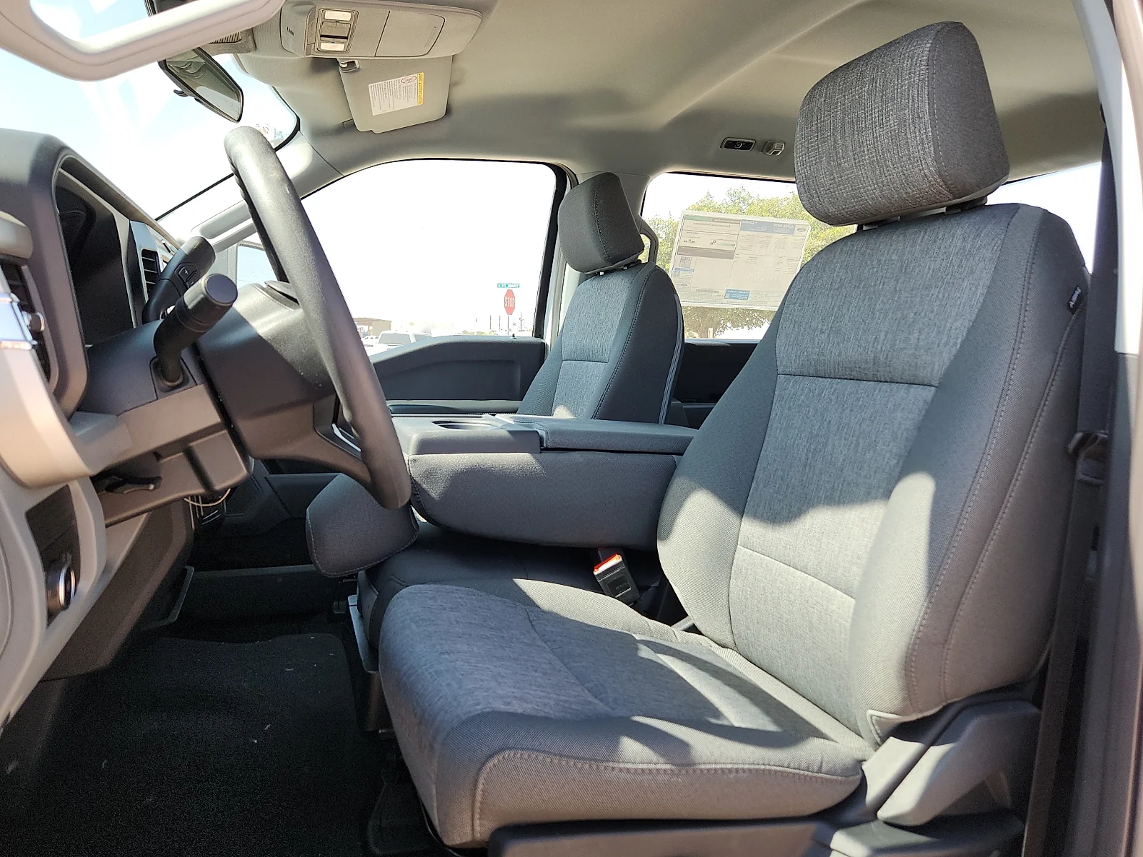 New 2027 Oxford White Ford XL image 17