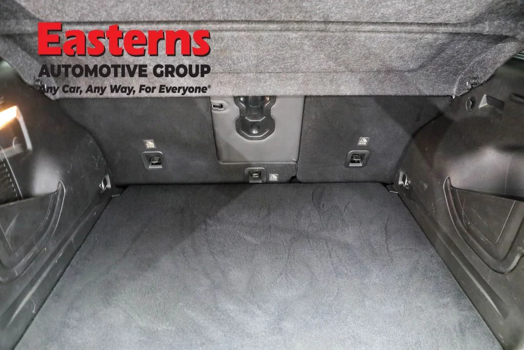 Used 2021 White Jeep Limited image 9