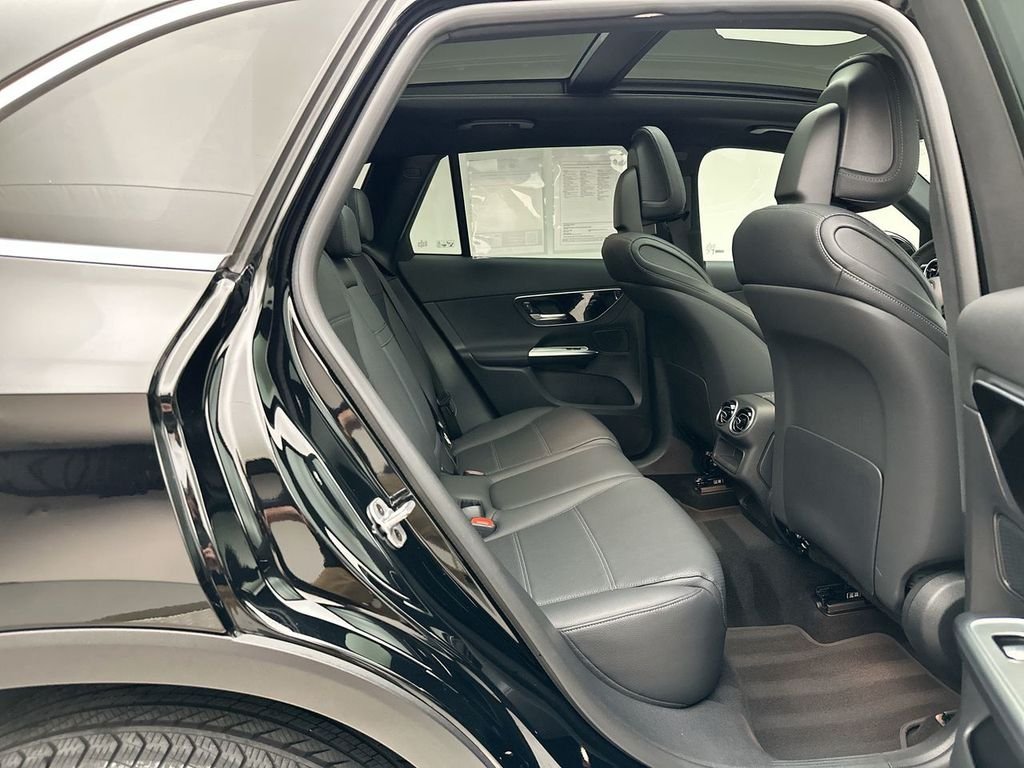 Used 2025 Black Mercedes-Benz GLC 300 image 19