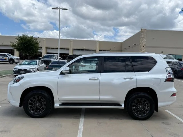 Used 2023 White Lexus 460 image 4