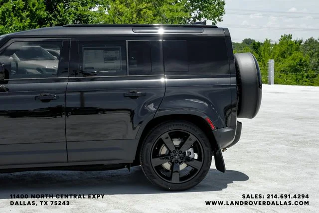 New 2026 Santorini Black Land Rover S image 11