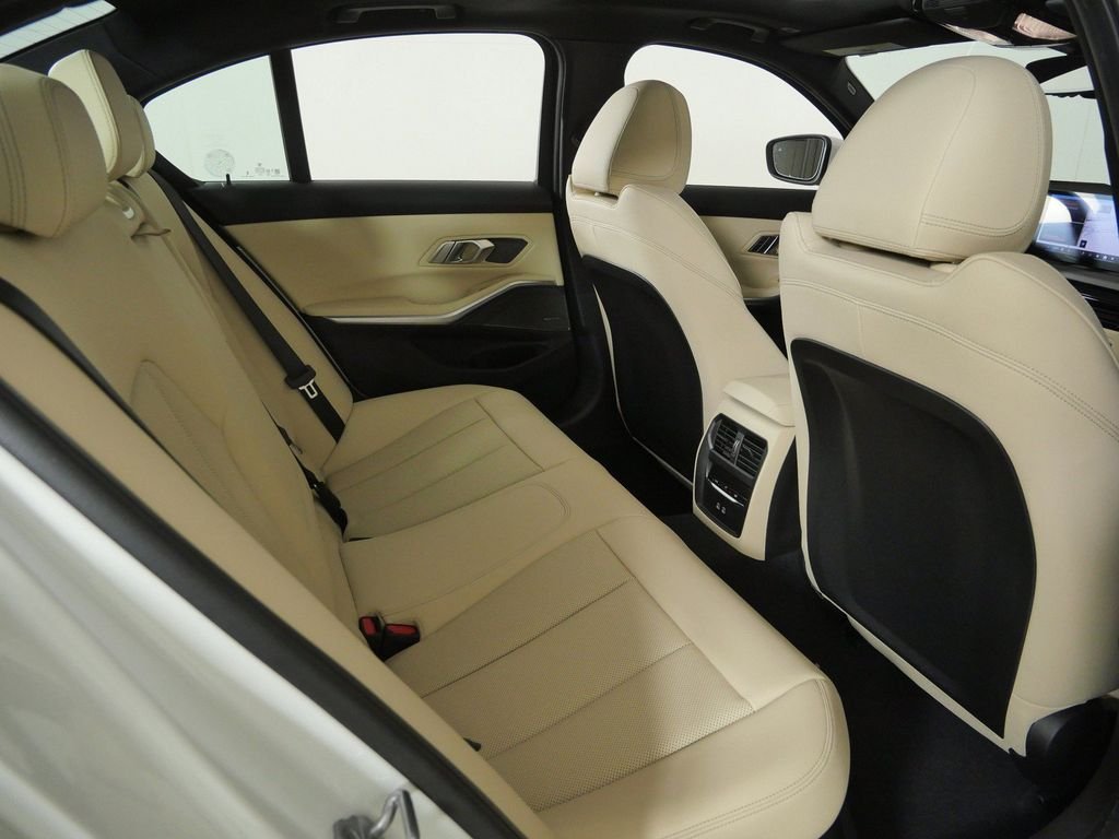 New 2026 Alpine White BMW 330i xDrive image 25