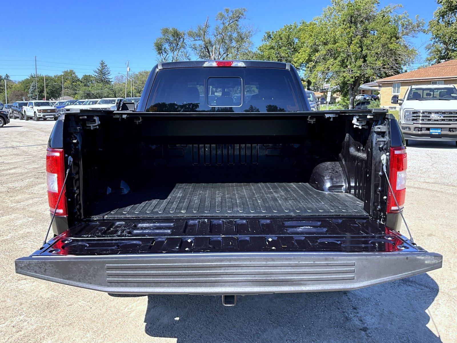 Used 2020 Black Ford XLT image 12