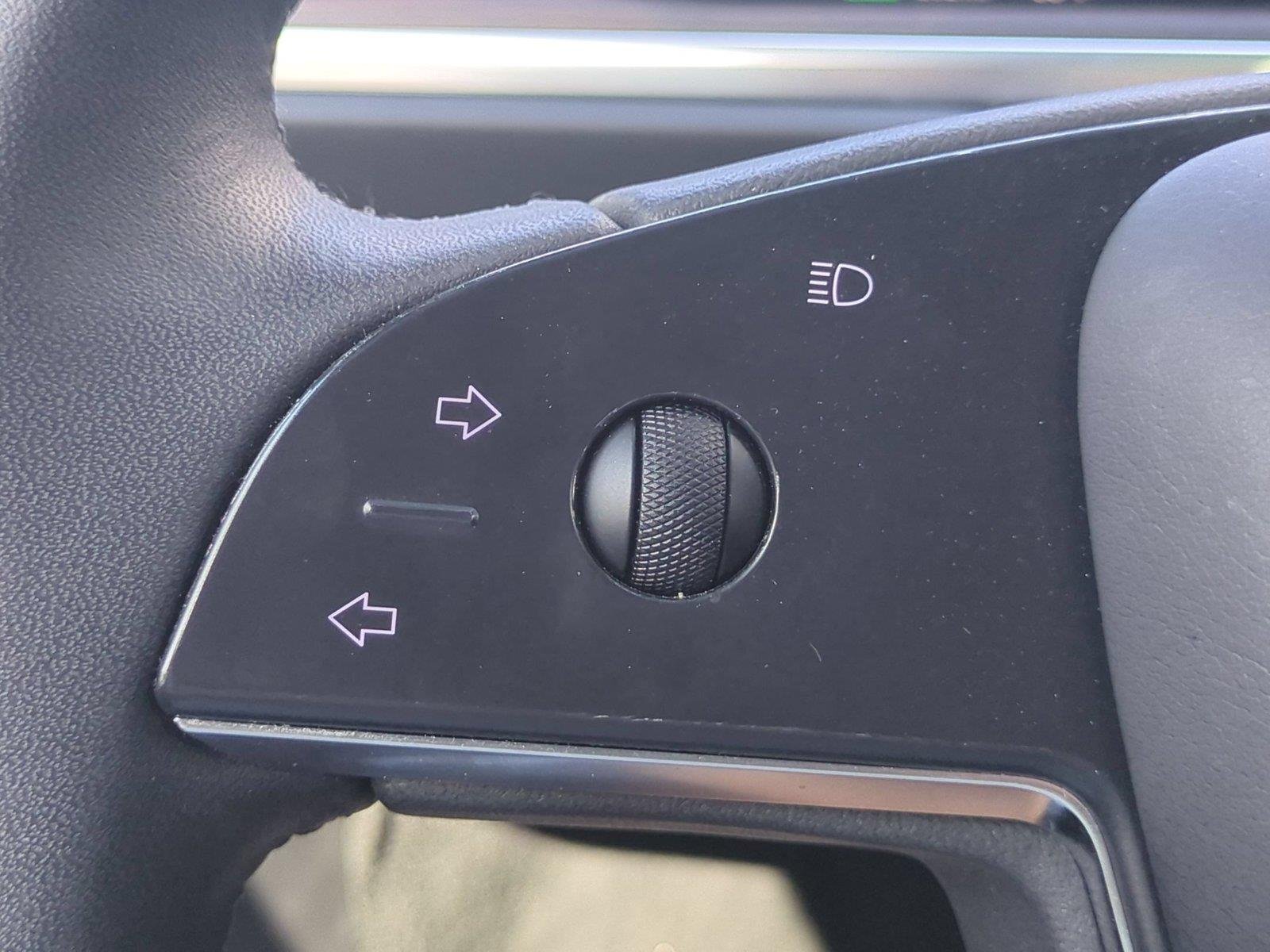Used 2024  Tesla  image 19
