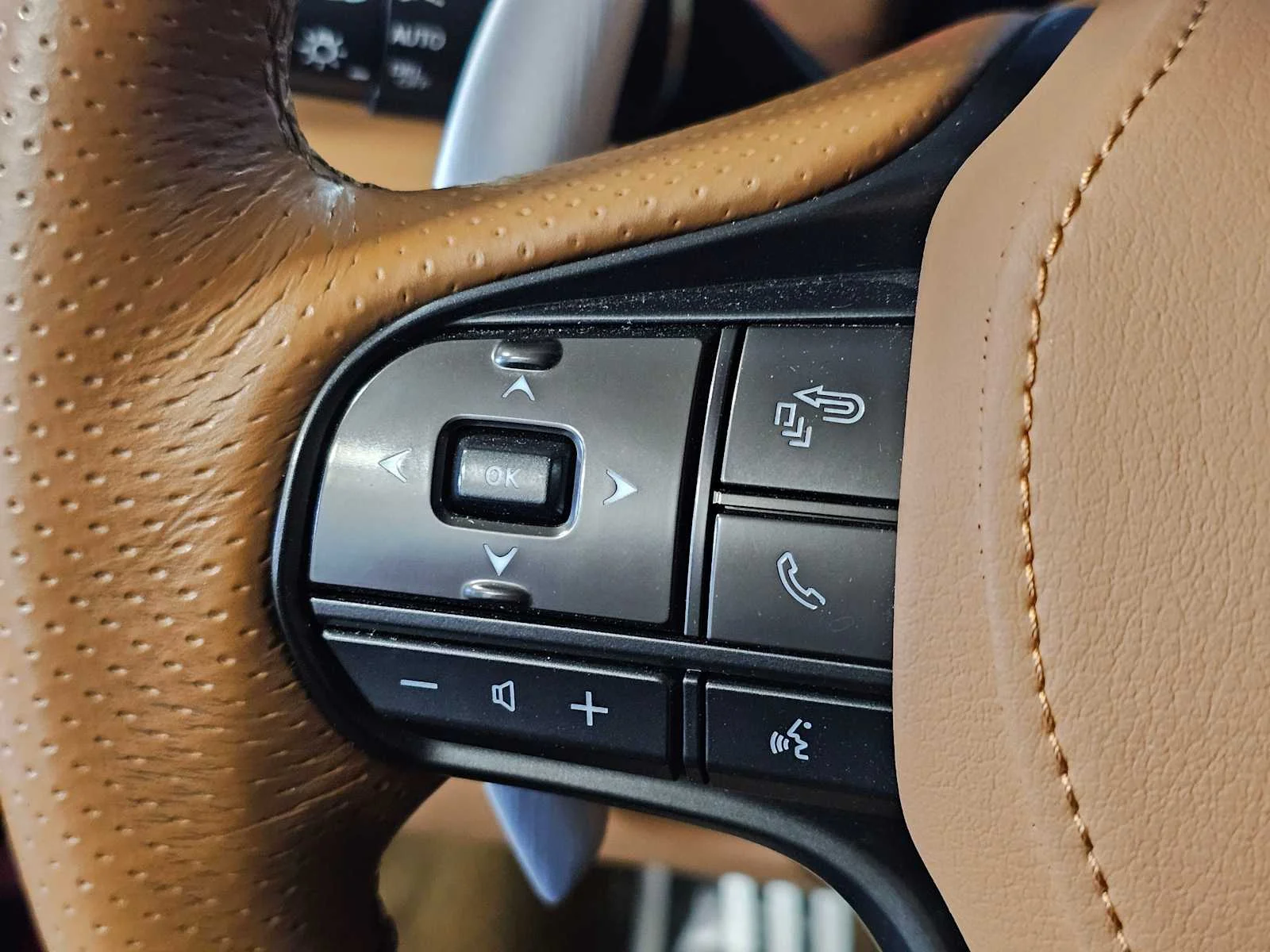 Used 2021 Infrared Lexus 500 image 18